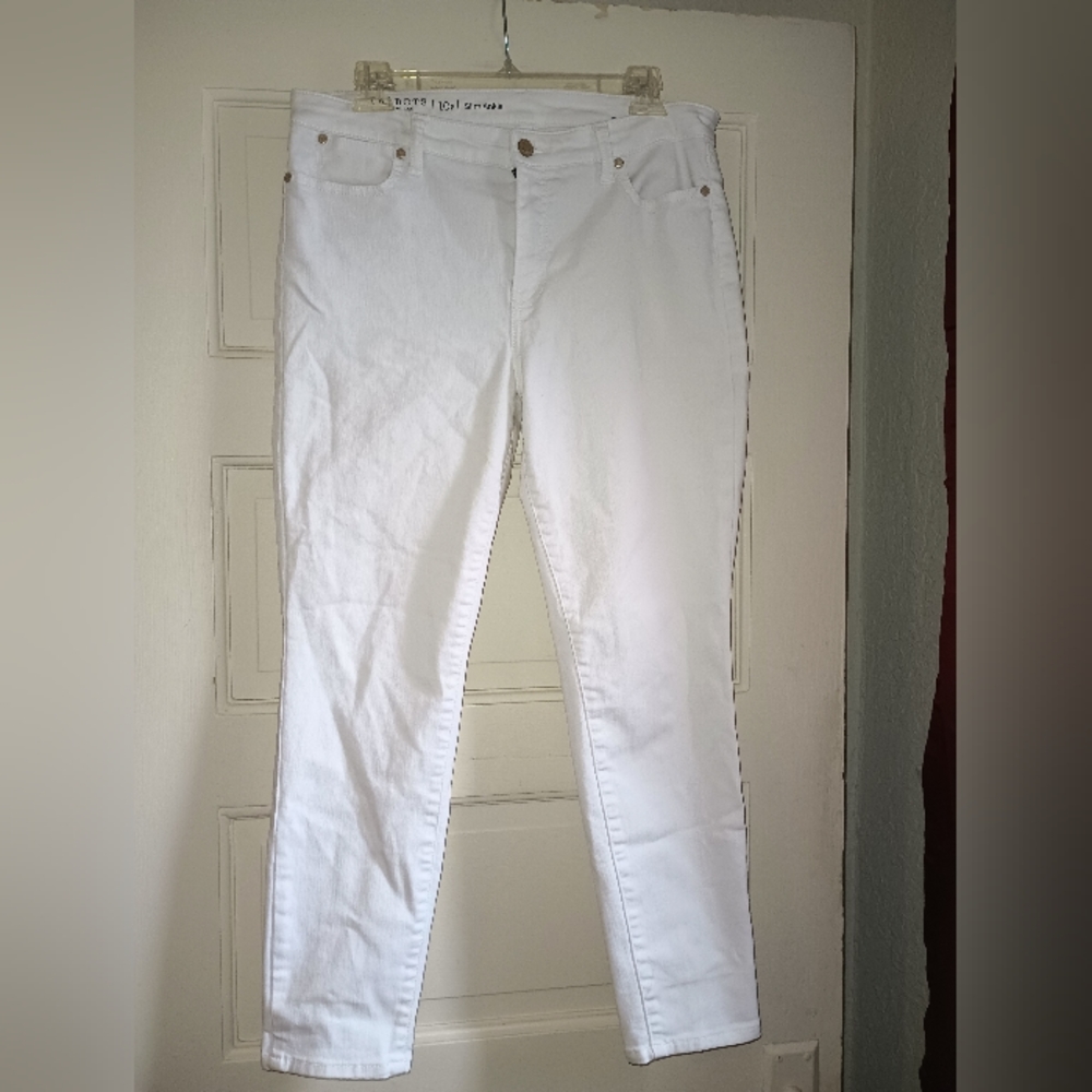 Jeans - Picture 2 of 3